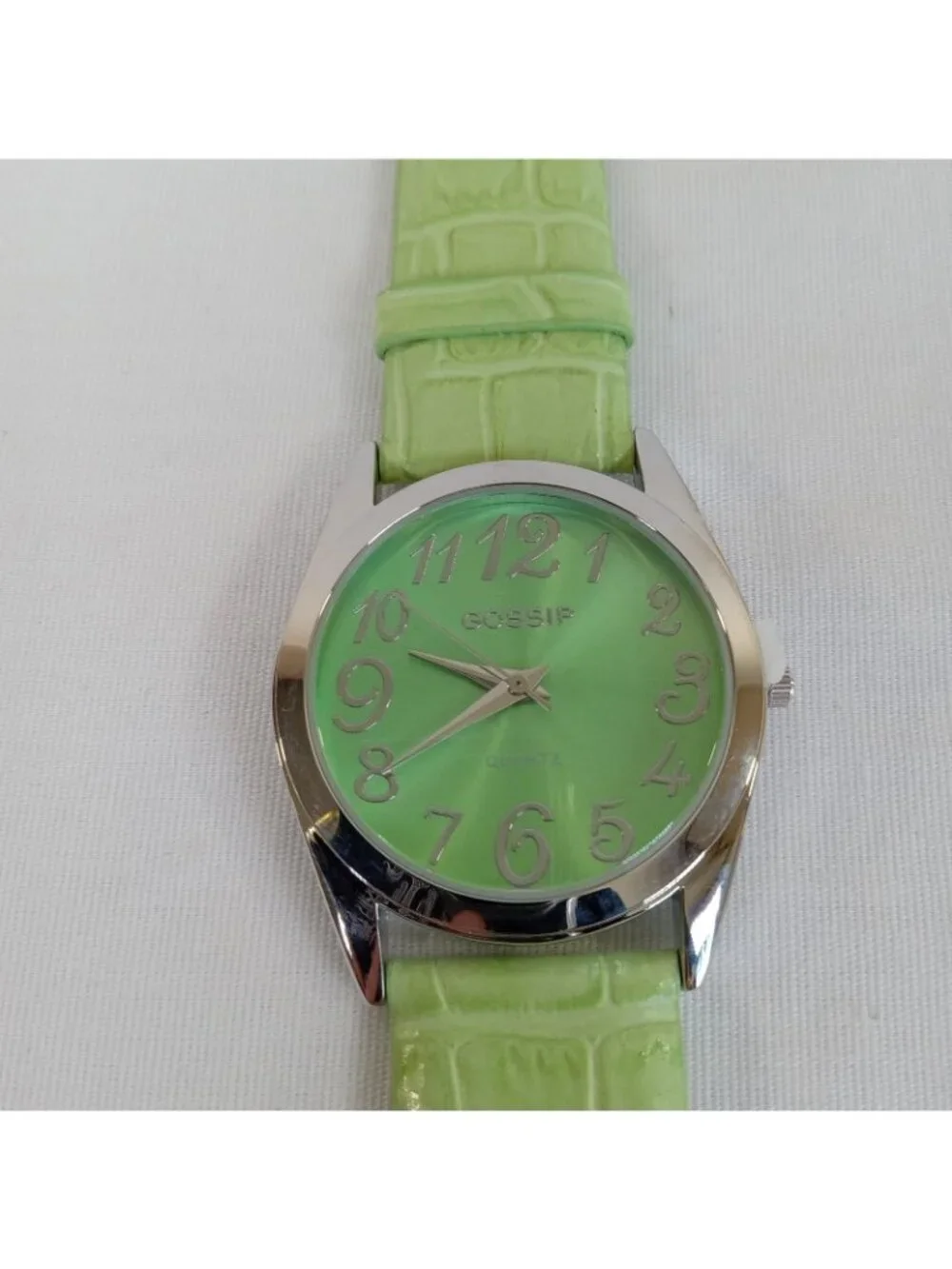 2 Gossip Women's Quartz Wristwatch Green Purple Embossed Leather NEW BATTERIES